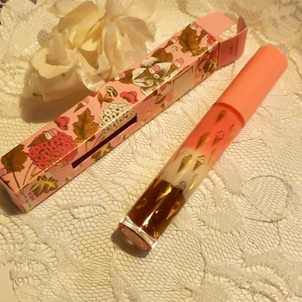 ❇️🧚‍♀️NEOPOLITAN Winky lux DISCONTINUED Lip Gloss NWT